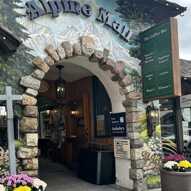 𝐓𝐡𝐞 𝐀𝐥𝐩𝐢𝐧𝐞 𝐌𝐚𝐥𝐥 featuring
☕️@adkcoffeebar 
🍺@raquetteriverbrewing 
🎨@gallery46adk 
🌯@wyattstexmex 
🍝Eleanor’s Pasta
🧸Critters
And coming soon 🍷Nippletop Liquors 
What’s your favorite to visit?!
#shopsmall #shopadk #lakeplacid #lpgoldenarrow #lakeplacidhotel #resort #lakeside #upstateny #alpinemall