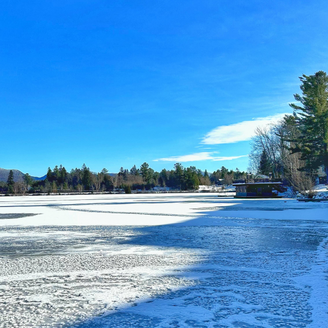 𝐌𝐢𝐫𝐫𝐨𝐫 𝐋𝐚𝐤𝐞
summer ➡️ fall ➡️ winter
#lakeplacid #mirrorlake #seasons #upstateny #lakeside #resort #whataview #vacationmode
Mirror Lake | Golden Arrow Lakeside Resort | Lake Placid