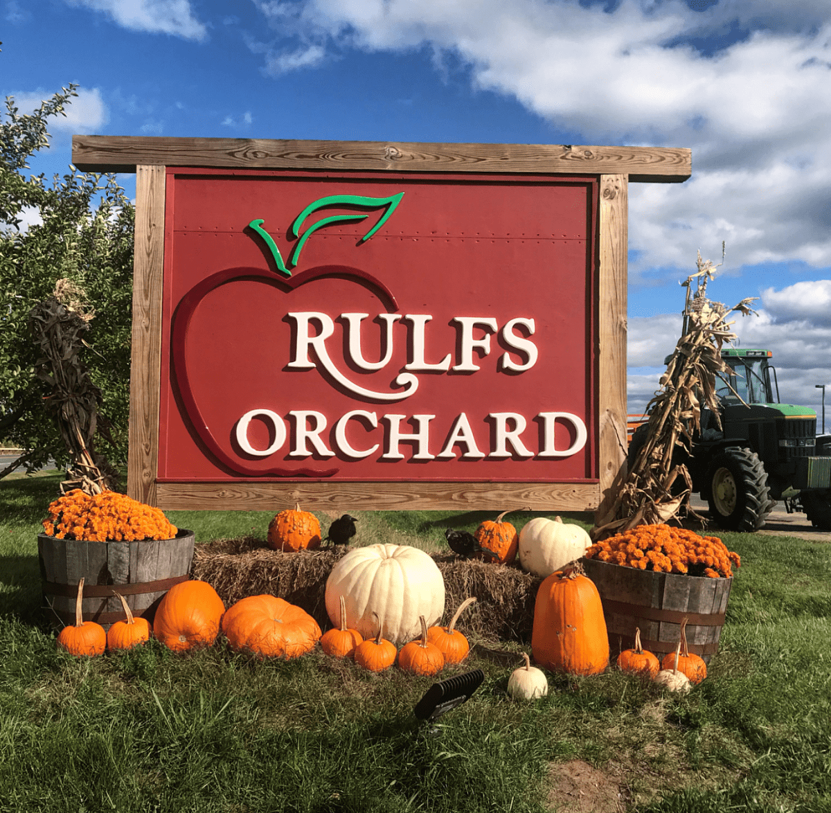 IMG_2491 Rulf's Orchard Welcome Sign surrounded by pumpkins