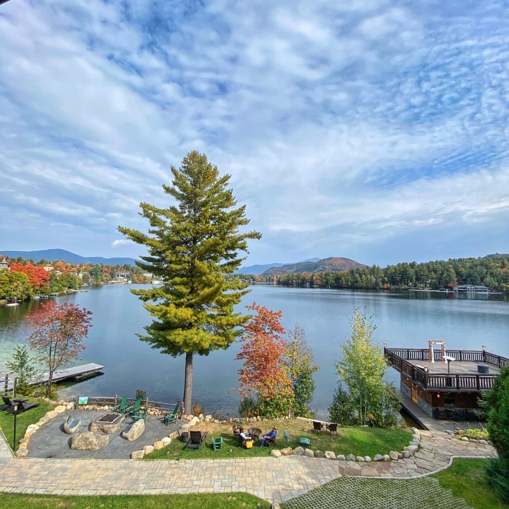 fall views of mirror lake from the golden arrow