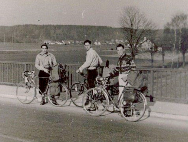 Wini biking around Germany with friends