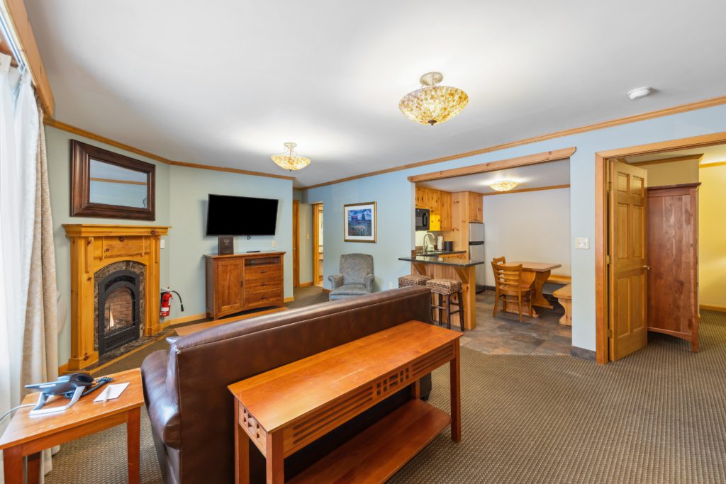 Wolfjaw Suite with fireplace and kitchenette